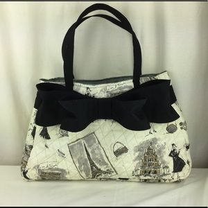 HandMade Fly me to Paris - hand quilted bow bag